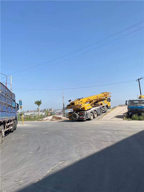 卢龙县25吨吊车的租赁价格大概是多少？