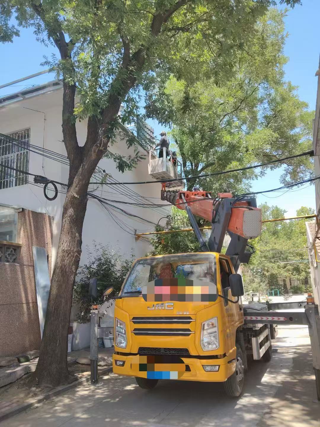 卢龙县高空作业车能吊装重物吗？最大承载多少公斤？